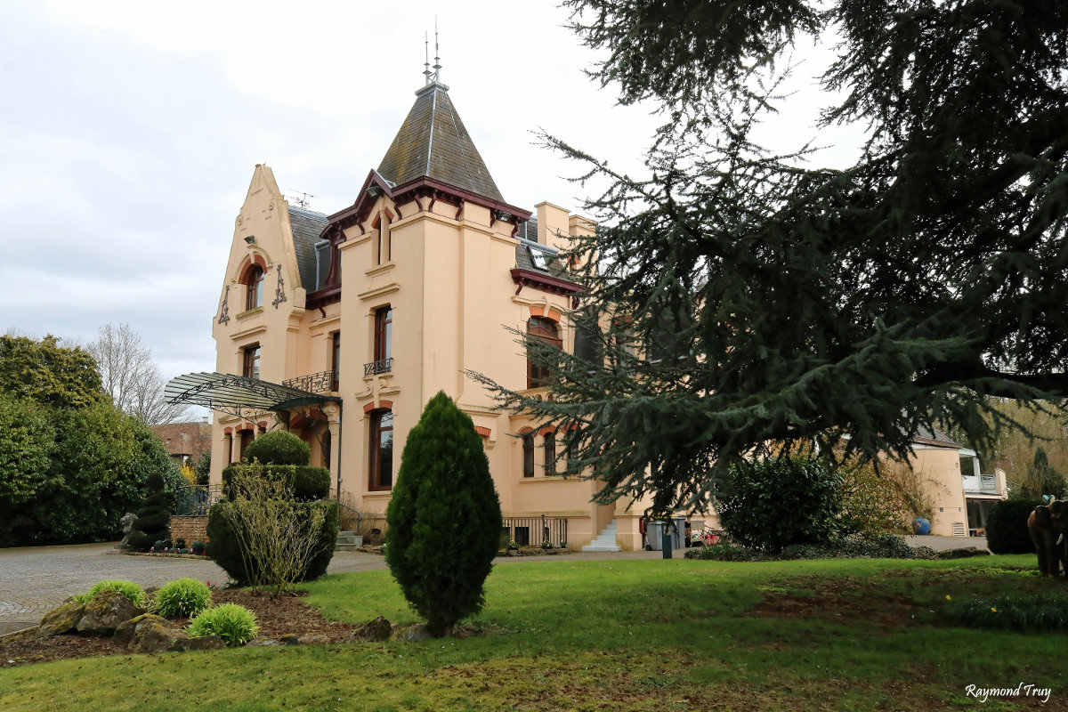 Le manoir de la mantille Le manoir de la mantille